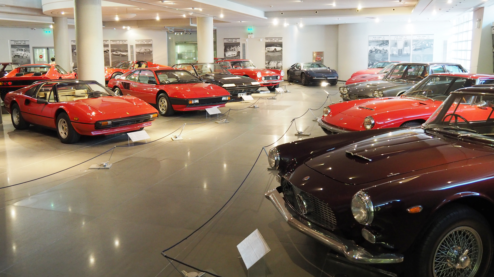 アテネのHellenic Motor Museumでクラシックカーを鑑賞